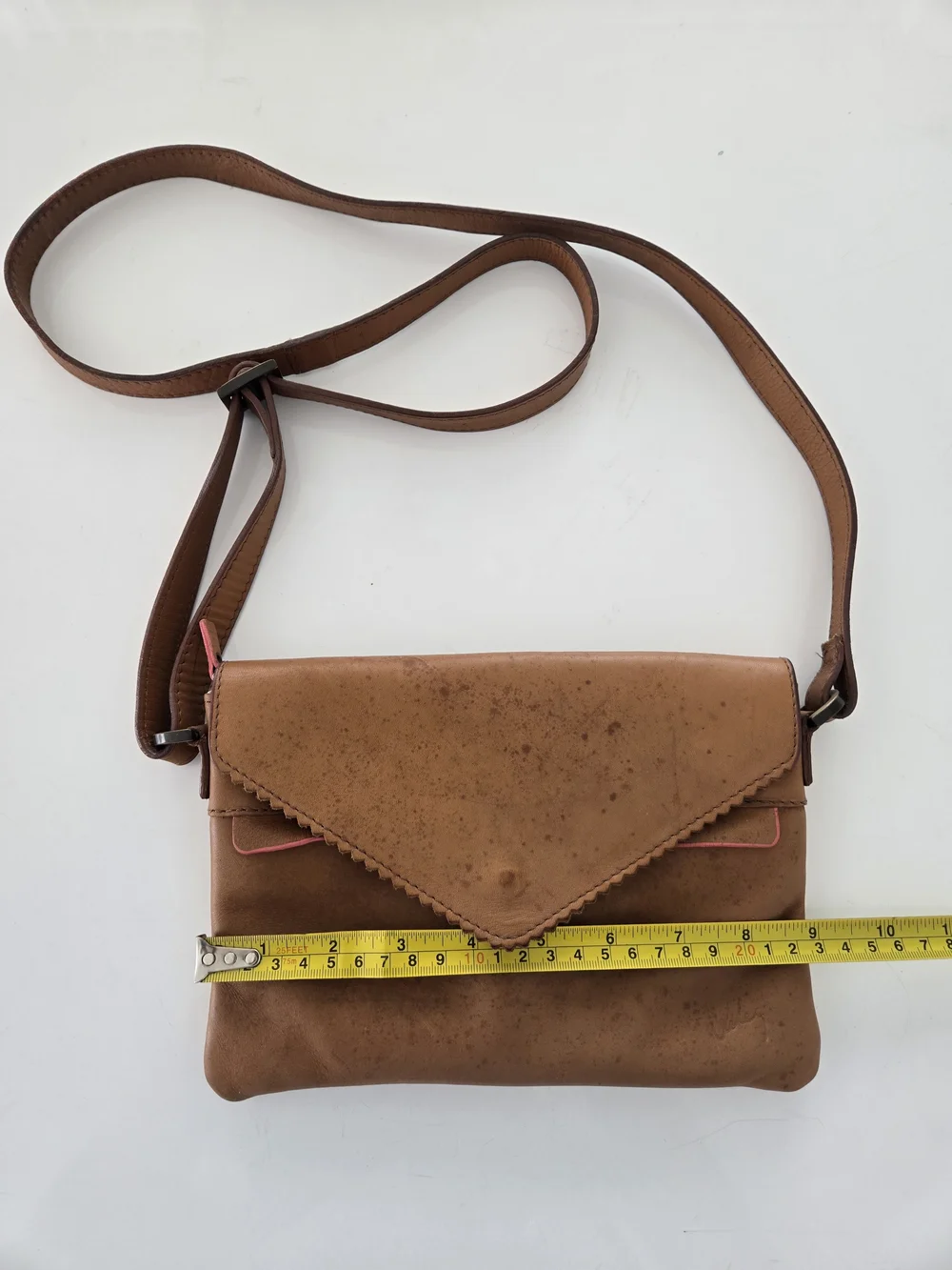 Classic Tan Leather Crossbody Envelope Bag with Pink Trim